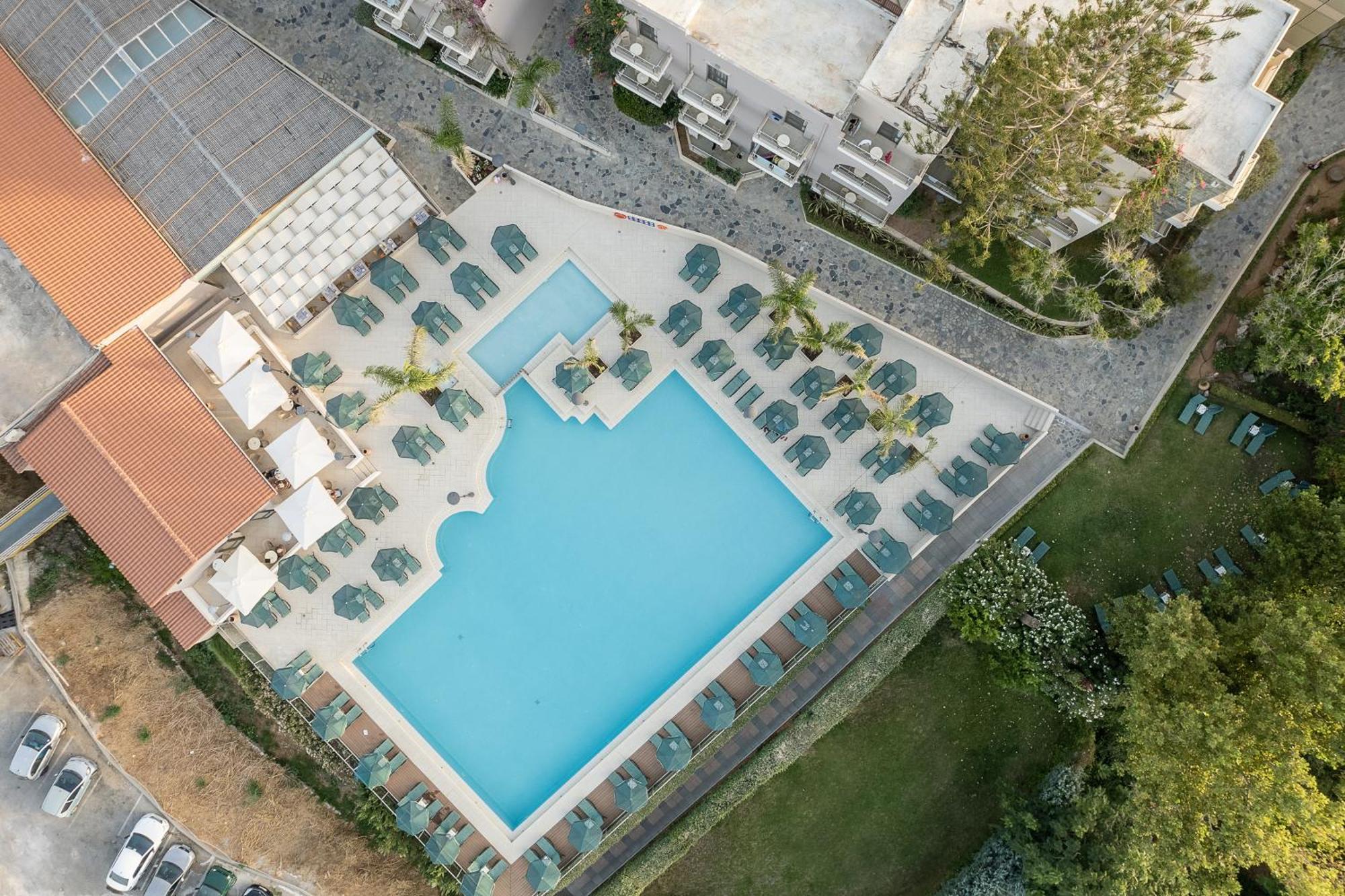 Porto Platanias Village Resort Exteriér fotografie